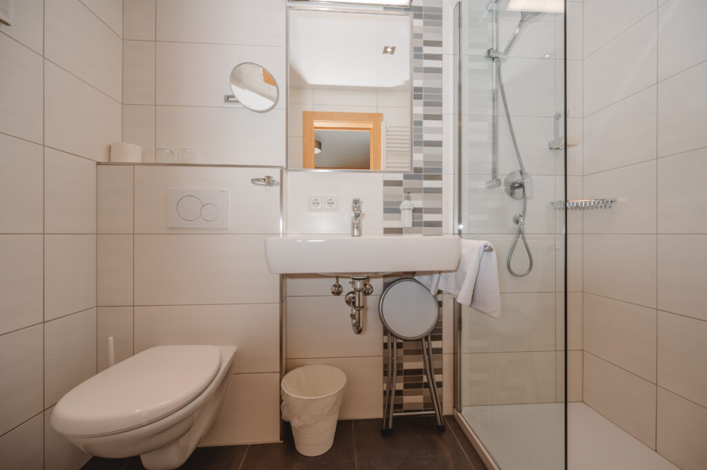 Appartement Grafenberg 1 - Bad / WC mit Dusche